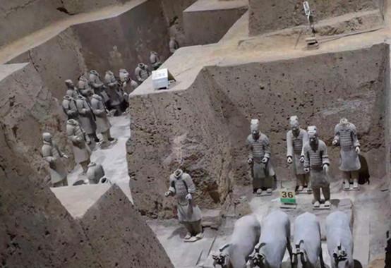 兵马俑是什么做的，兵马俑是材料什么做的（究竟是如何烧制出来的）