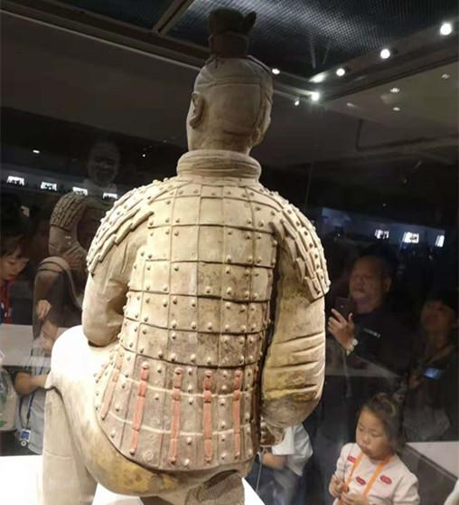 兵马俑是什么做的，兵马俑是材料什么做的（究竟是如何烧制出来的）