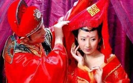 肥水不流外人田的典故，肥水不流外人田的出处是哪（上联：肥水不流外人田）