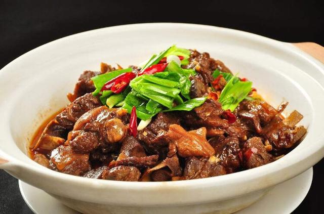 红烧狗肉的做法,红烧狗肉的做法及配料窍门(鲜咸味美香气浓郁)