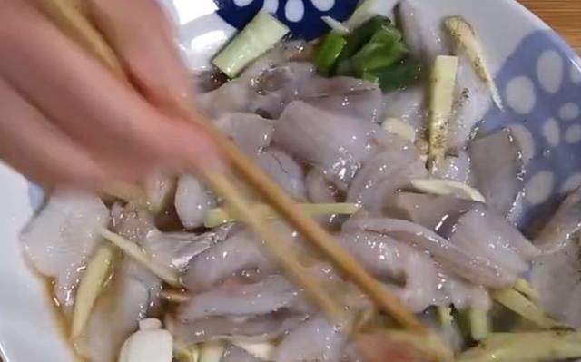 椒盐龙头鱼的做法窍门，椒盐龙头鱼的做法窍门图片（老师傅教你怎么做一道完美的椒盐龙头鱼）