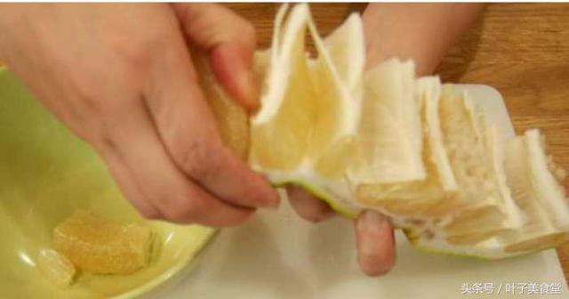 怎么切柚子，怎么切柚子没有白线（4种一分钟快速剥柚子方法大比拼）