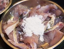 图片[3]-【酸菜鱼】做法步骤图  酸辣爽口-起舞食谱网