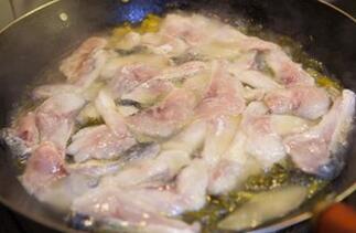 图片[7]-【酸菜鱼】做法步骤图  酸辣爽口-起舞食谱网