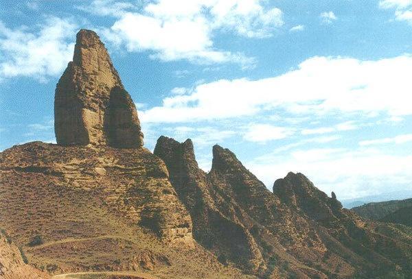 青海有几个地区，青海有几个地区和县（青海8个地级市<自治州>简介）