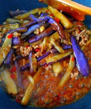 图片[13]-【红烧肉末茄子】做法步骤图  家人超爱吃 比大厨做的还好吃-起舞食谱网