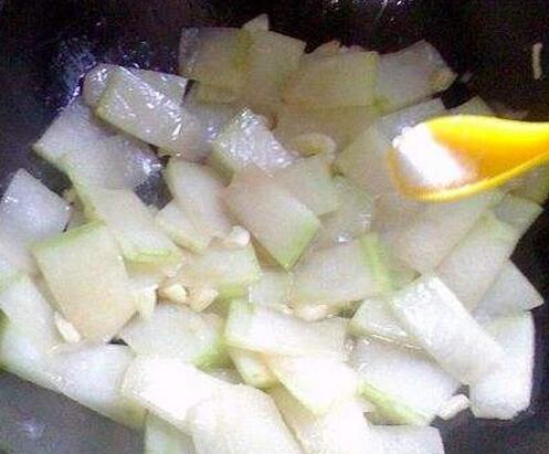 圖片[6]-【炒冬瓜】做法步驟圖  點“它”更加鮮香清甜-起舞食譜網(wǎng)