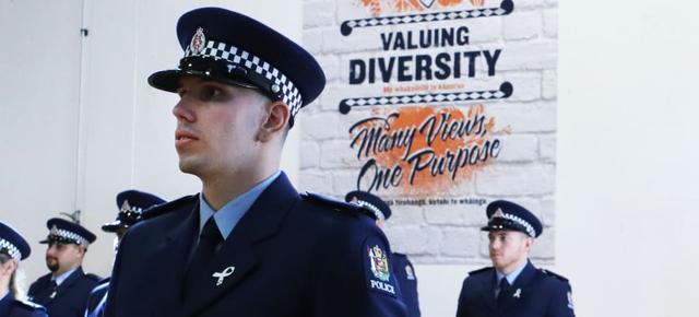 新西兰有多少华人，新西兰实际人口（新西兰中国人数量有望破100万）