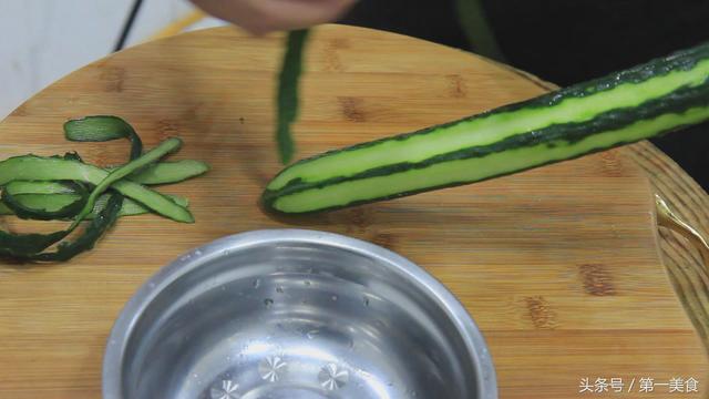 黄瓜炒什么好吃，黄瓜配什么炒好吃（几分钟做一盘有滋有味的家常小炒菜）