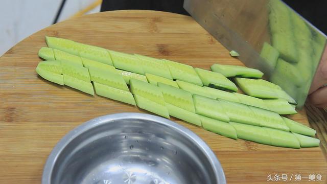 黄瓜炒什么好吃，黄瓜配什么炒好吃（几分钟做一盘有滋有味的家常小炒菜）