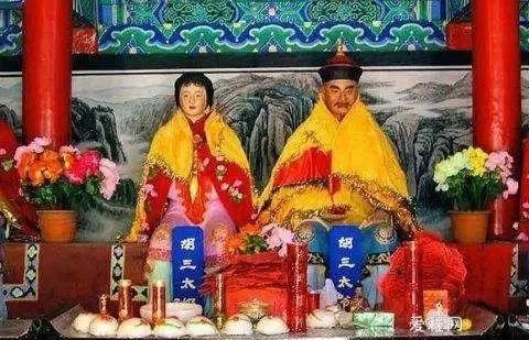 胡黄白柳灰五仙，东北人供奉的“胡黄白柳灰”5位大仙都是啥（民间五大仙家“狐黄白柳灰”）