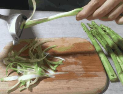 图片[2]-【油淋芦笋】做法步骤图  简单一煮一淋 鲜辣脆嫩 胜过吃海鱼-起舞食谱网