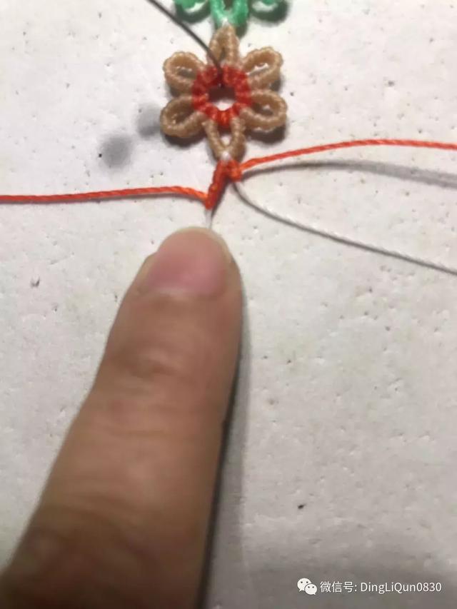 狗狗牵引绳怎么套，狗绳怎么套（实用的简单多功能小花、狗狗牵引绳的制作）