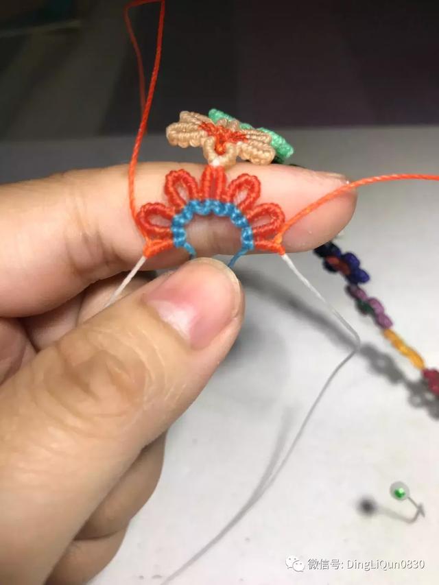 狗狗牵引绳怎么套，狗绳怎么套（实用的简单多功能小花、狗狗牵引绳的制作）