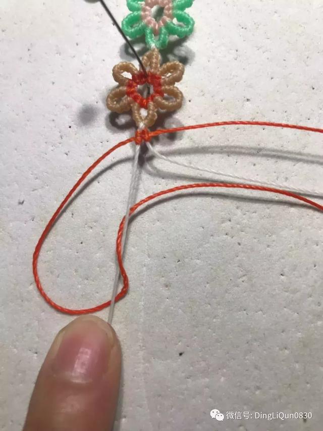 狗狗牵引绳怎么套，狗绳怎么套（实用的简单多功能小花、狗狗牵引绳的制作）