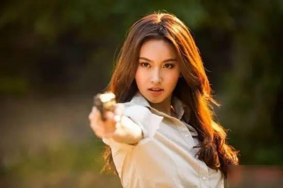河莉秀变性原因，如今暴瘦成蛇精脸被疑整容