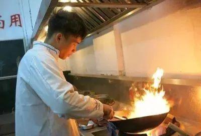 打荷的主要工作内容是什么，配菜打荷是什么工作（如何做好一个给力的打荷）