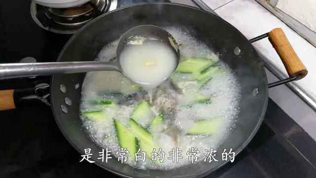 皮蛋黄瓜汤怎么做，黄瓜皮蛋汤最正宗做法（饭店大厨教你一个详细的做法）