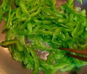 圖片[6]-【苦瓜炒雞蛋】做法步驟圖 清香爽脆 小孩子都超喜歡吃-起舞食譜網(wǎng)