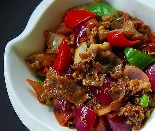 【洋葱炒肥牛】做法步骤图 细嫩脆甜 肉嫩多汁-起舞食谱网
