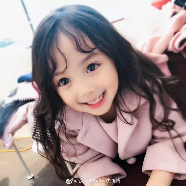 可爱的沈佳昕♡，微信头像，可爱的沈佳昕♡（秀恩爱算什么，有本事秀哥哥啊）