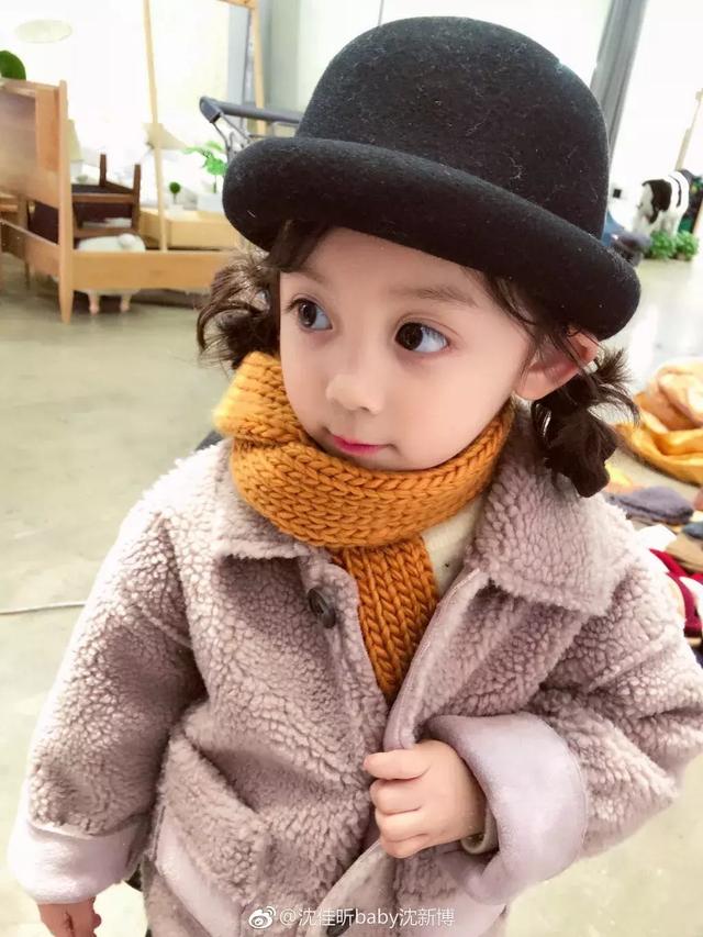 可爱的沈佳昕♡，微信头像，可爱的沈佳昕♡（秀恩爱算什么，有本事秀哥哥啊）