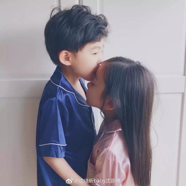 可爱的沈佳昕♡，微信头像，可爱的沈佳昕♡（秀恩爱算什么，有本事秀哥哥啊）