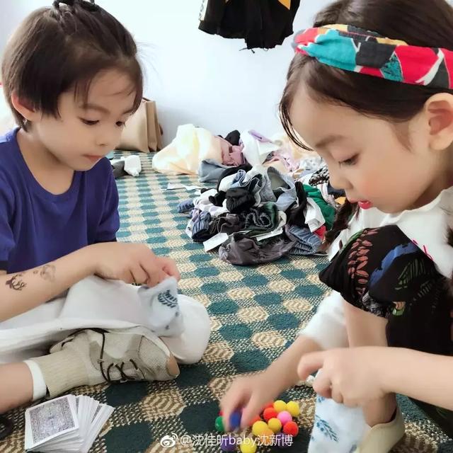 可爱的沈佳昕♡，微信头像，可爱的沈佳昕♡（秀恩爱算什么，有本事秀哥哥啊）