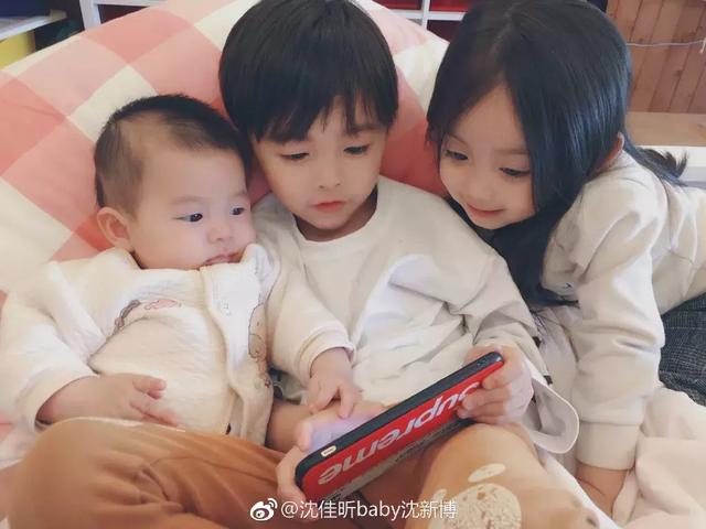 可爱的沈佳昕♡，微信头像，可爱的沈佳昕♡（秀恩爱算什么，有本事秀哥哥啊）