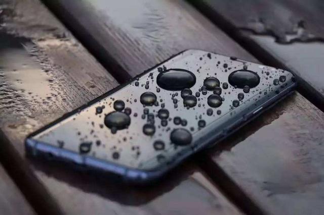 ip68级防水是什么意思，ip68级防水多少米（华为Mate20Pro和三星Note9官网这么说）