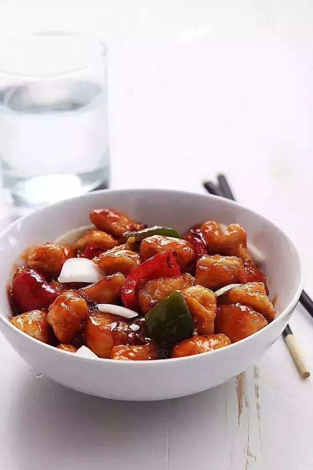 白醋和陈醋的区别，陈醋和白醋区别（陈醋、米醋、白醋差别这么大）