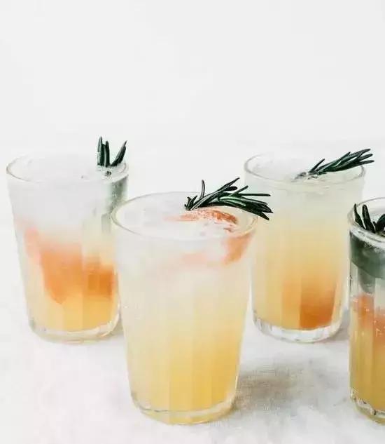 白醋和陈醋的区别，陈醋和白醋区别（陈醋、米醋、白醋差别这么大）