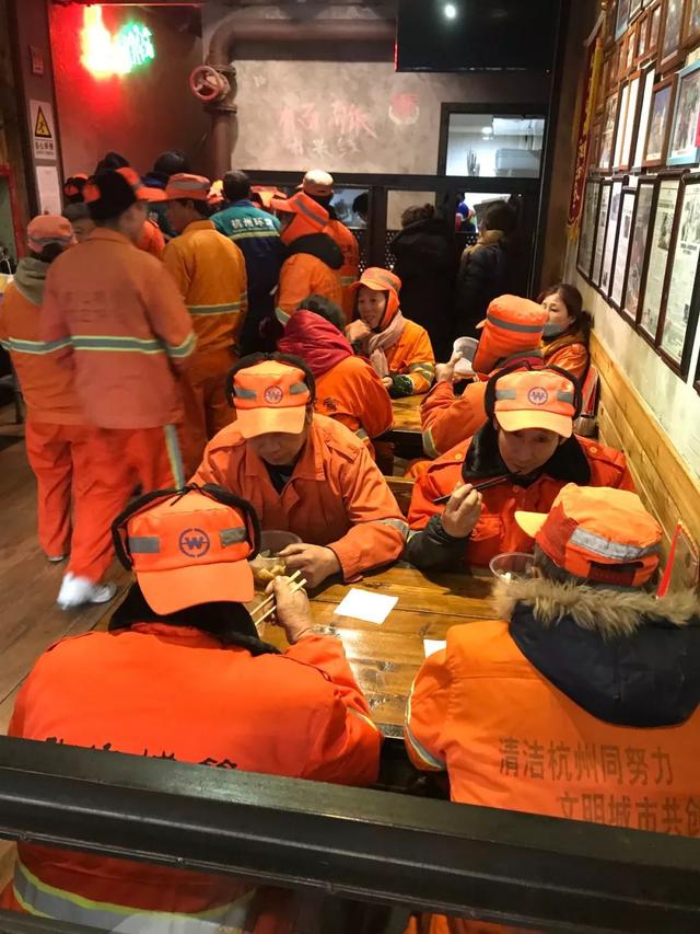 牛三宝面是指哪三宝，这家人均只要19元的面馆也太“不……