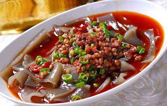 自制红薯粉皮方法，自制红薯粉皮的做法（自制“红薯粉皮”）