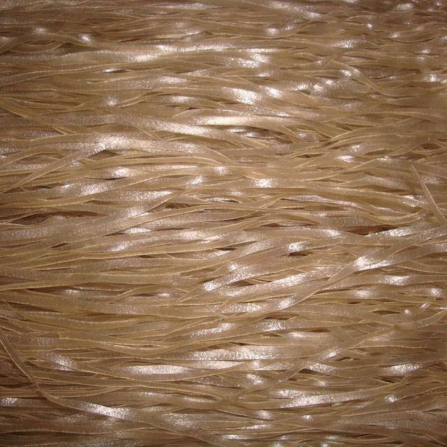 自制红薯粉皮方法，自制红薯粉皮的做法（自制“红薯粉皮”）