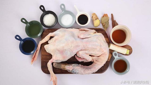 家常红烧鸭翅怎么做好吃，用来下酒或是当成零嘴吃都很是解馋哦