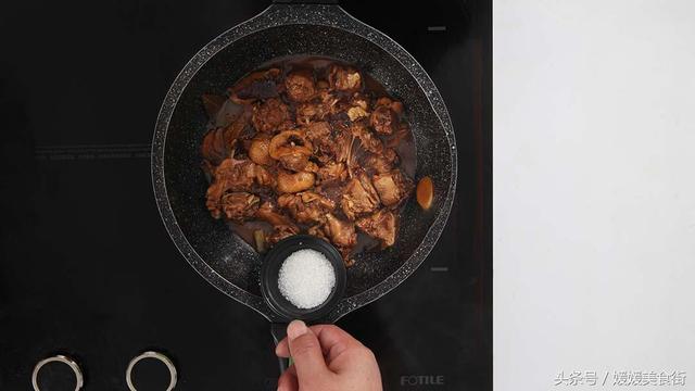 家常红烧鸭翅怎么做好吃，用来下酒或是当成零嘴吃都很是解馋哦