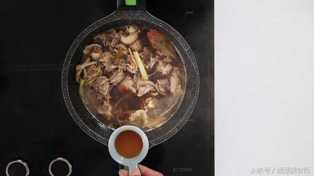 家常红烧鸭翅怎么做好吃，用来下酒或是当成零嘴吃都很是解馋哦