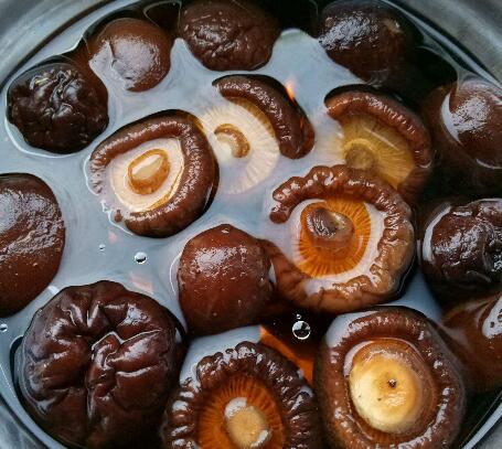 圖片[2]-【香菇豬舌湯】做法步驟圖 多吃它 家人身體更健康！-起舞食譜網