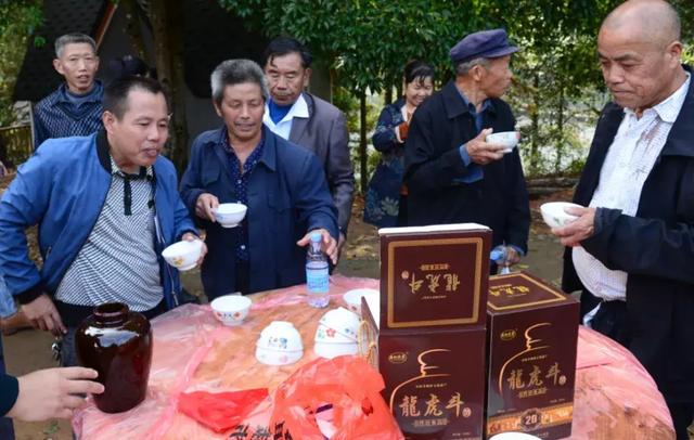 江西天柱峰景区在什么地方，重阳节过的都那么有意义