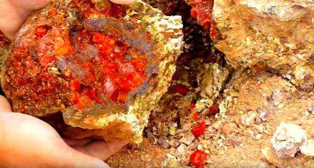 澳宝是什么宝石，澳宝有什么珍贵的呢（你所不知道的美丽、知识和价值—宝石蛋白石）