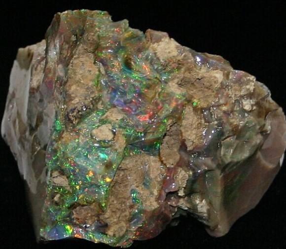 澳宝是什么宝石，澳宝有什么珍贵的呢（你所不知道的美丽、知识和价值—宝石蛋白石）