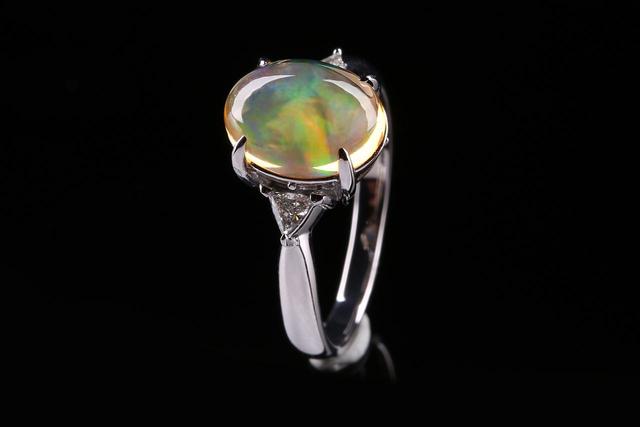 澳宝是什么宝石，澳宝有什么珍贵的呢（你所不知道的美丽、知识和价值—宝石蛋白石）