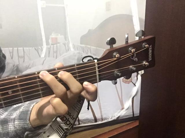 吉他c和弦怎么按，吉他常用和弦指法图（吉他基础和弦之C调常用和弦-极简0基础吉他入门）