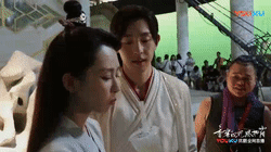 邓伦杨紫，剧里一个傲娇一个呆萌，片场就是两个爱打爱闹的小屁孩