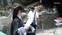 邓伦杨紫，剧里一个傲娇一个呆萌，片场就是两个爱打爱闹的小屁孩
