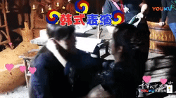 邓伦杨紫，剧里一个傲娇一个呆萌，片场就是两个爱打爱闹的小屁孩