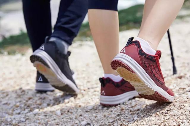 鞋底磨损怎么修复，鞋底破损怎样修复（磨损的样子可能是疾病信号）