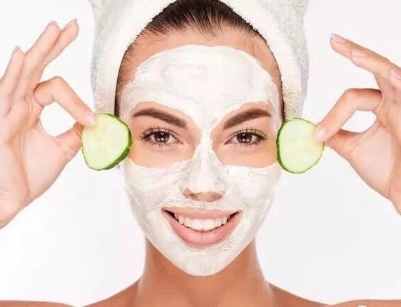 面膜伤肤4大误区，用各种各样的面膜对皮肤有伤害吗（敷面膜误区，看你中招了几个）