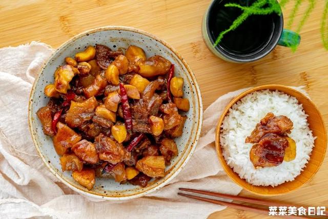 红烧牛筋怎么做好吃又简单，红烧蹄筋的家常做法大全（红烧牛筋最家常的做法是什么）